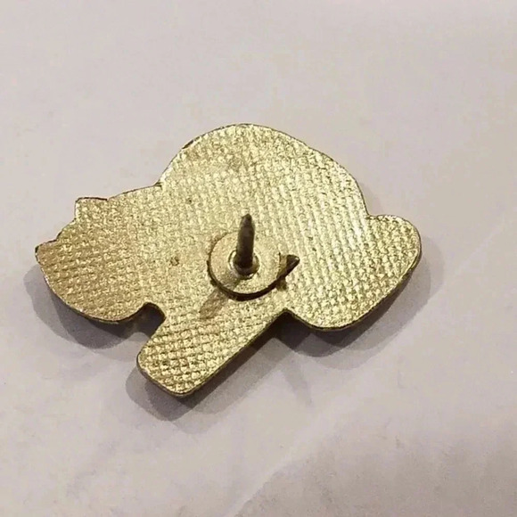 Raccoon Enamel Hat Lapel Pin Brooch Gray Black - Picture 2 of 2